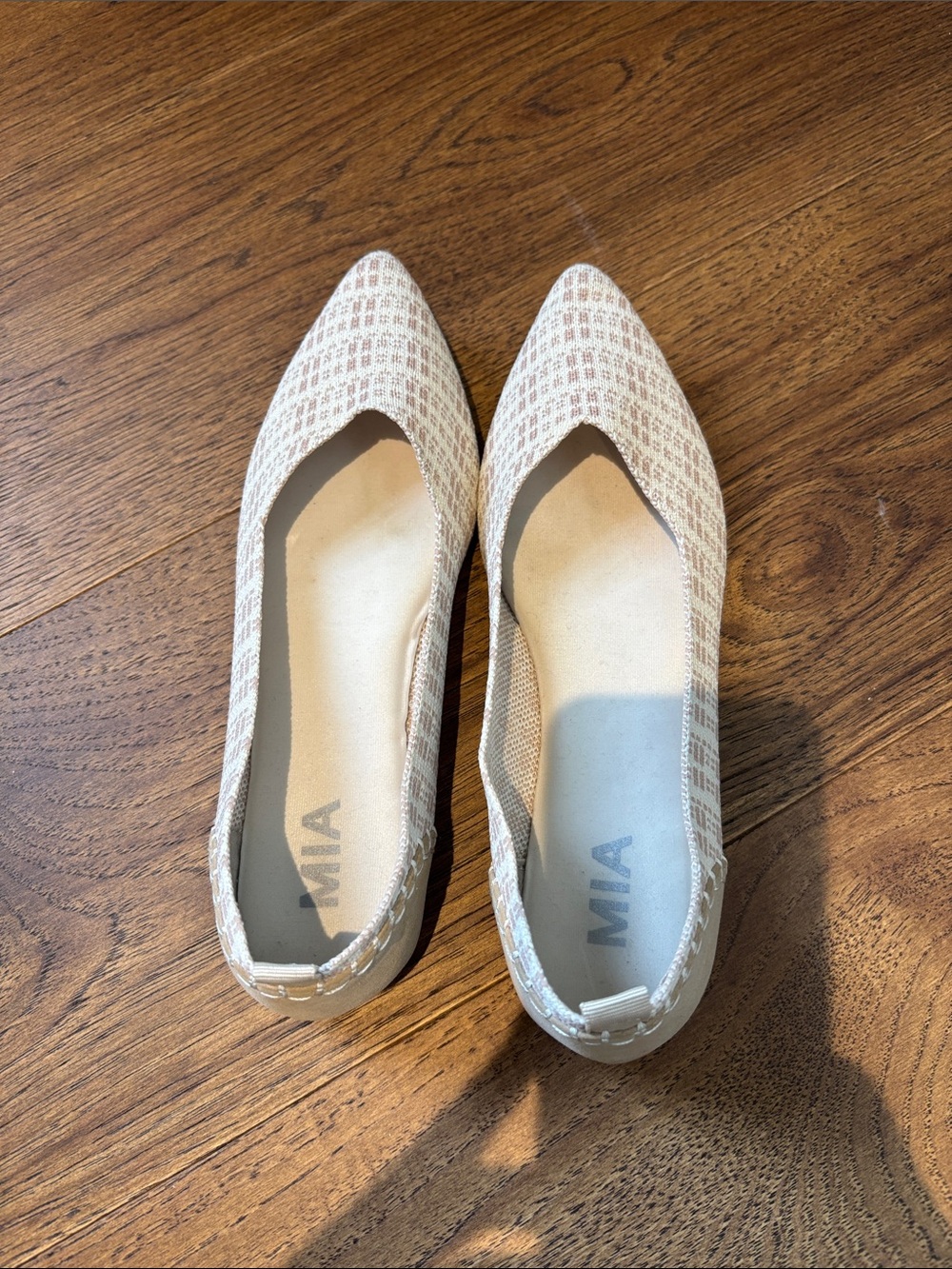MIA Pointed Toe Flats in Beige Plaid